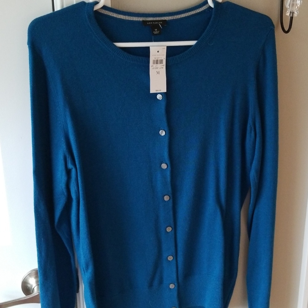 Cardigan - Picture 2 of 3